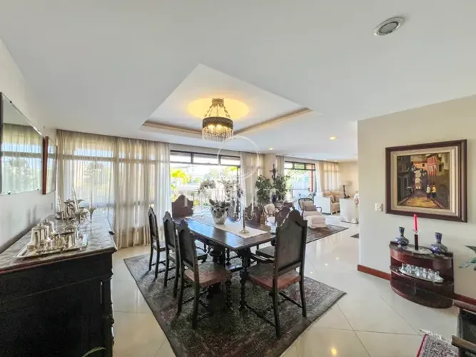 Cobertura Duplex Circular com 3 Varandas Piscina 510 m²