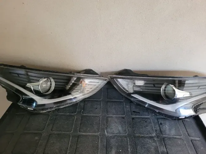Par de farol hb20 led