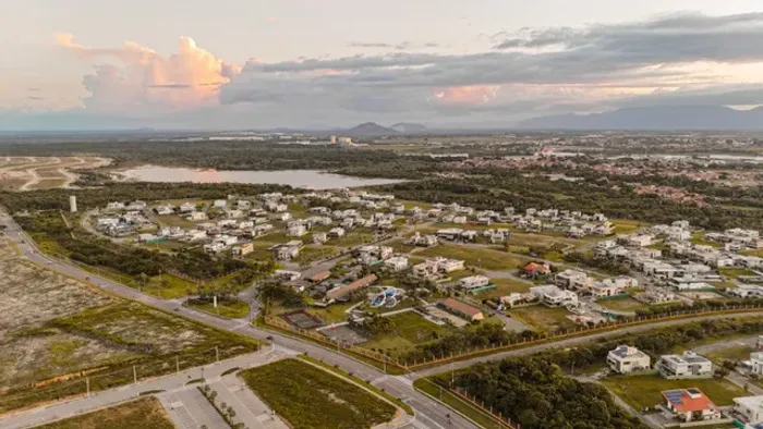 Excelente lote comercial de esquina na Cidade Alpha Ceará