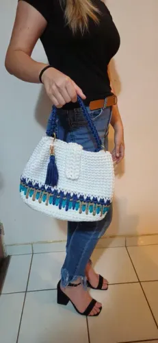 Bolsa do croche artesanal.
