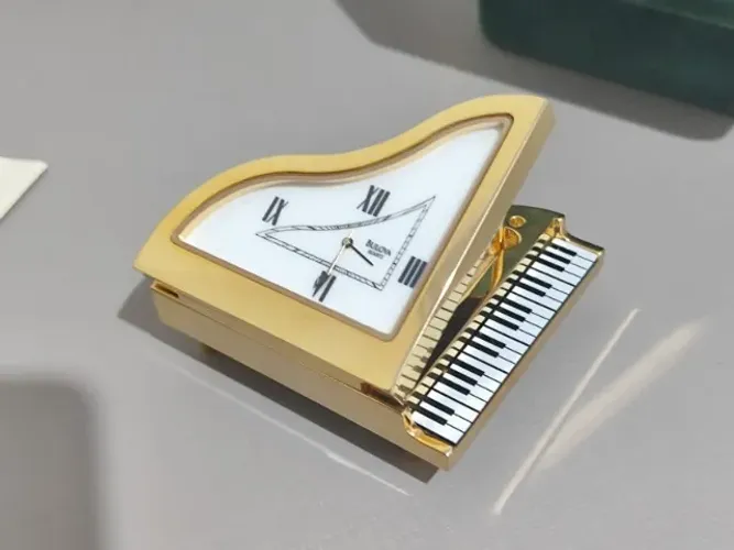 Relógio Bulova Gran Piano Edição de Colecionador em Excelente Estado Funcionando 100%