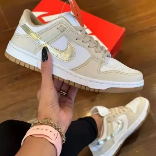 Tênis Nike feminino N39  NOVO