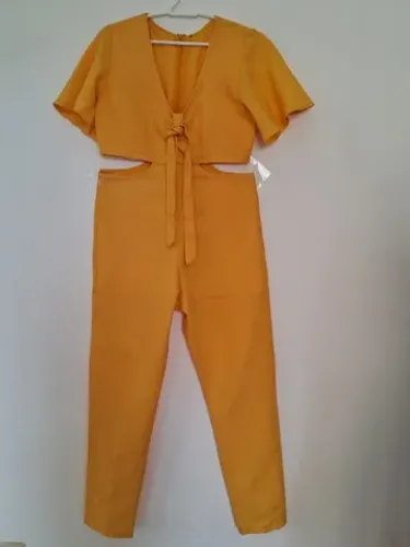 macacão amarelo tamanho 38
