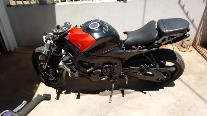Sucata de moto para retirada de peças Suzuki Gsx-r 750 Srad750 2007 2008