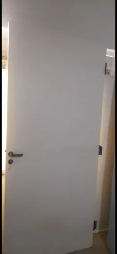 Folha de Porta Super Reforçada, Muito Pesada e com as Ferragens