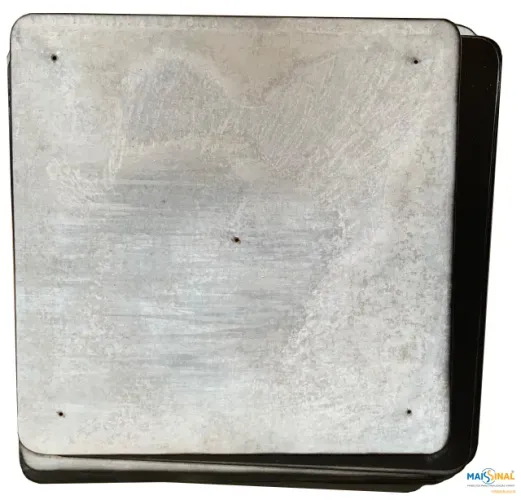 Placa de Aço Quadrada Borda Arredondada 1m por 1m (Verso na cor preta)