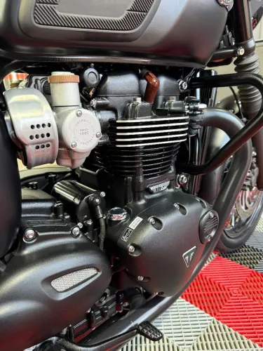 Bonneville t120 2021