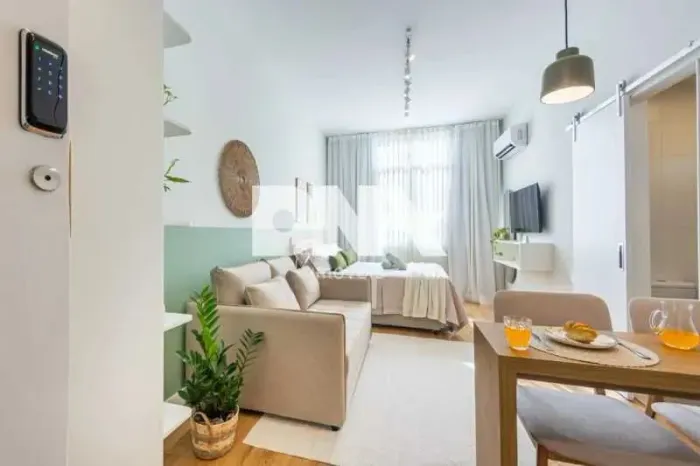Apartamento : / Residencial / Laranjeiras