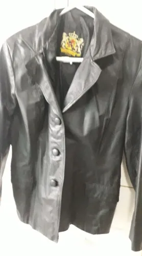Jaqueta de couro preta elegante