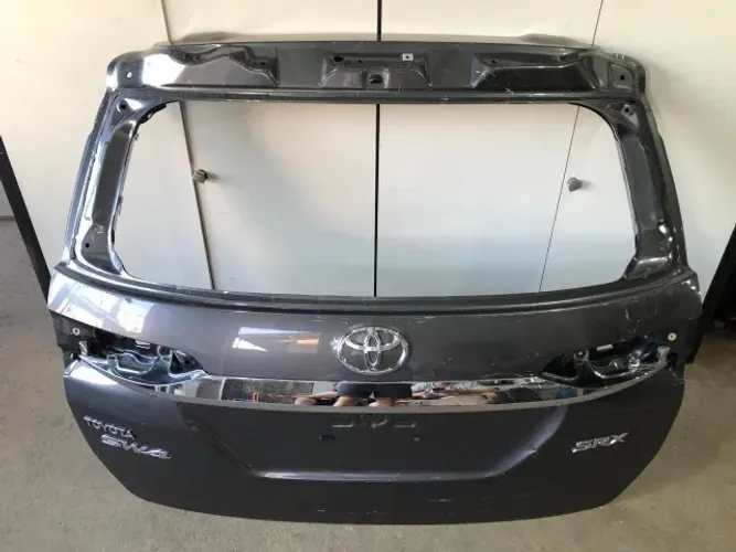 Tampa Traseira Toyota Sw4 2016 17 18 19 20 21 22 23 2024 BG3340