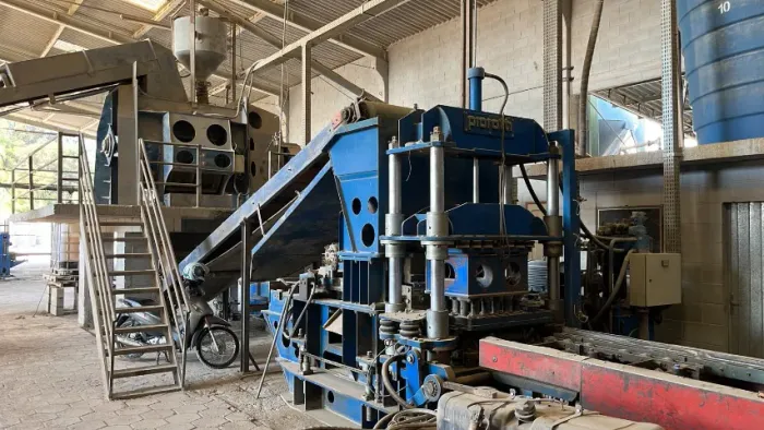 Máquina de Blocos e Pavers Piorotti 750