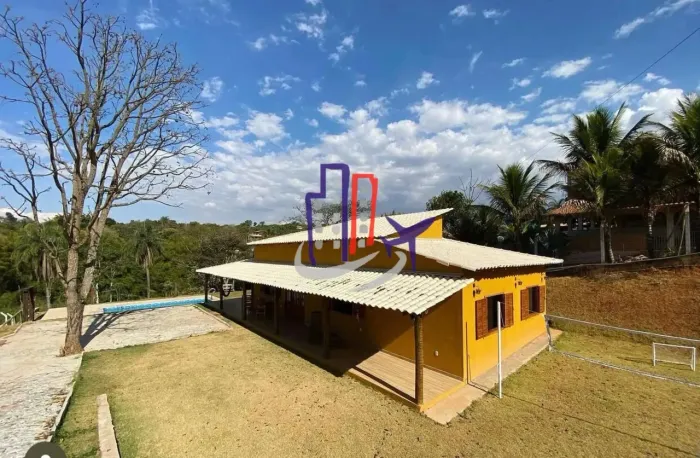 Sítio Para Vender com 04 quartos no bairro Jardim das Mangabeiras em Mateus Leme