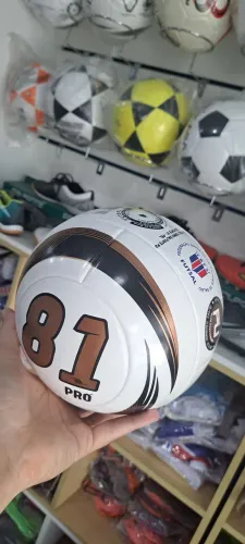 Bola
