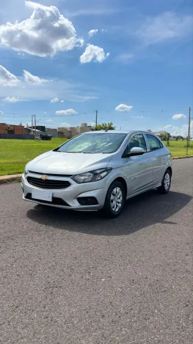 Chevrolet Onix Hatch LT 1.0 8V Flex Mec. 4P 2017