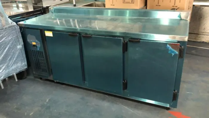 R1 Balcão refrigerado 190cm fundo inox Kofisa