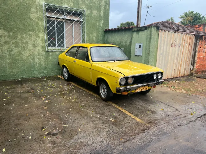 Dodge Polara 1977 placa amarela 
