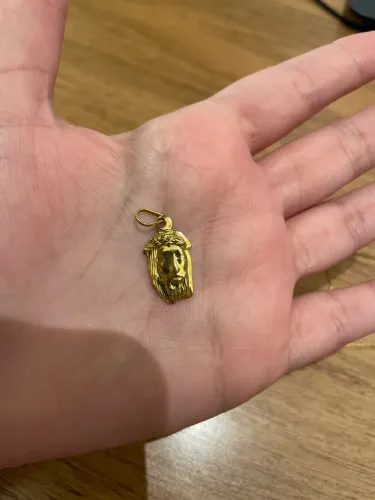 Pingente Face de Cristo folheado a ouro 18K - RAHRA