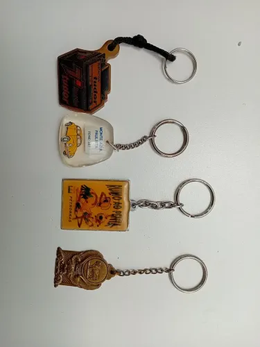Kit 6 chaveiros antigos ( colecionismo)