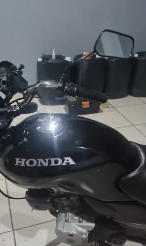 Vendo moto fan 125 2008 bem conservada