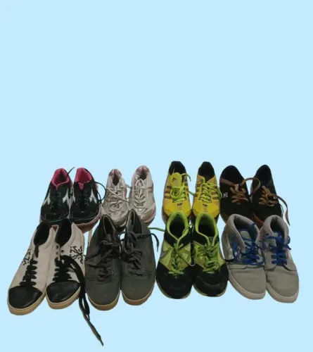Conjunto de 8 pares de tênis usados