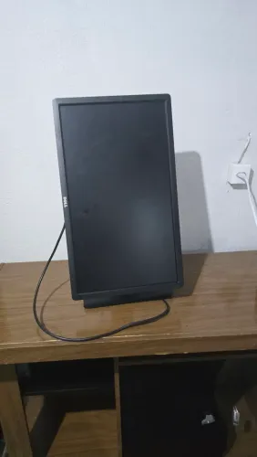 Monitor Dell 24" articulado