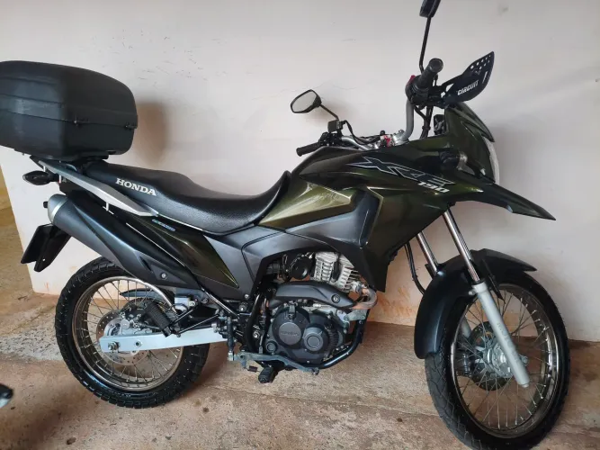 XRE190, ano 2017 muito conservada