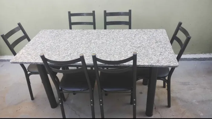 Jogo de mesa 6 cadeiras NOVO