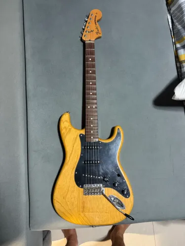 Guitarra Fender