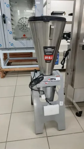 LIQUIDIFICADOR INDUSTRIAL 15L BASCULANTE BAIXA ROTAÇÃO LB-15
