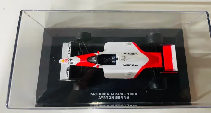 Miniatura Metal Mclaren MP4/4 - 1988 Ayrton Senna 1/43