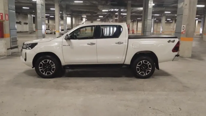 Toyota Hilux CD SRX 4X4 2.8 TDI 16V Diesel Aut. 2021