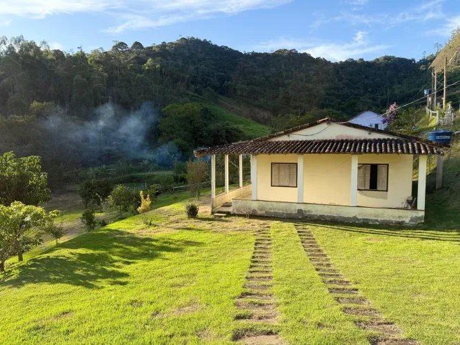 Linda chácara em Santa Teresa - 2000 m2 com Casa e Vista incrivel