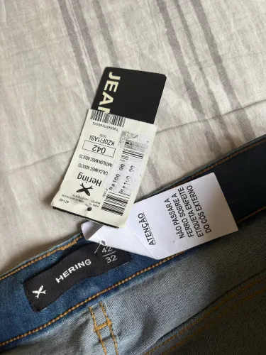Vendo calça nova e semi nova