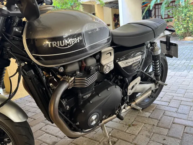 Triumph impecável 