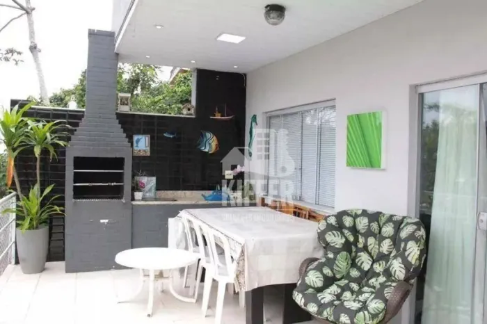 Casa de alto padrão com 4 quartos e 2 suítes em São Francisco