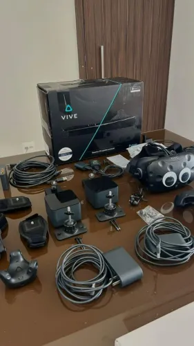 HTC Vive + Wireless Adapter Full Kit - VR Sem Fio Completo