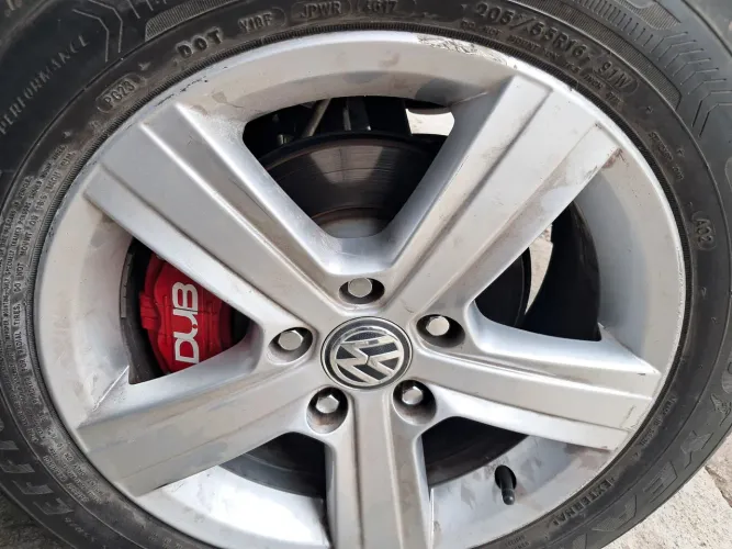 Jogo de rodas Vw Golf Mk7 aro 16 prata originais 5x112 com Pneu 205 55 16 Michelin 