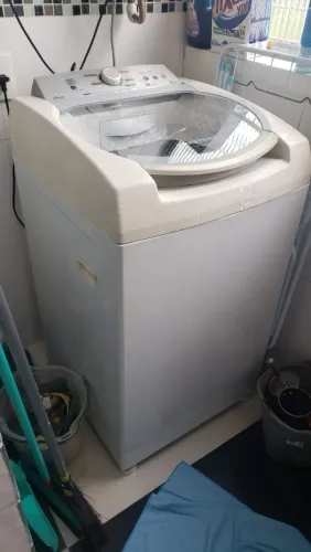 Vendo máquina de lavar 9kg