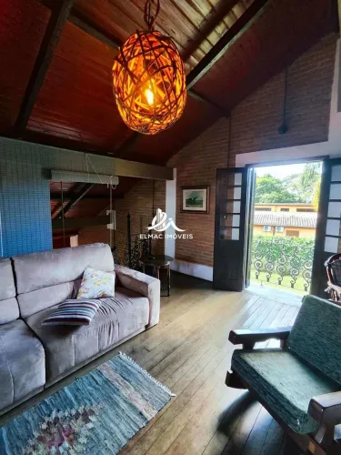 Chácara/Sítio com 2 Quartos e 4 banheiros à Venda, 256 m² por R$ 1.360.000