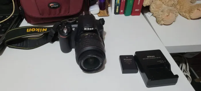 Câmera Nikon D3100 com Lente 18-55mm