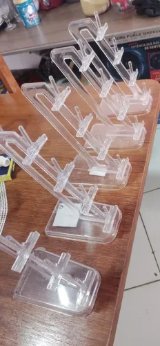 Expositores e Suportes Transparentes para Produtos