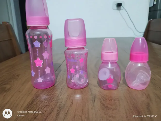 Mamadeiras de bebê rosa