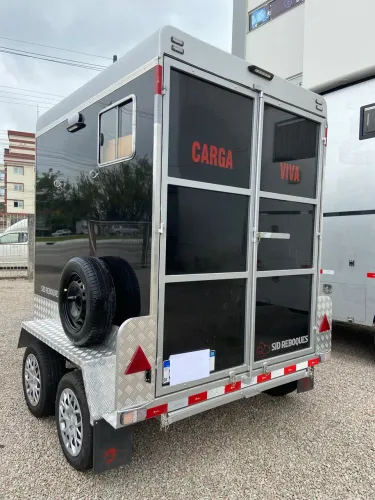 Carretinha pra 2 cavalos 0km praticamente 