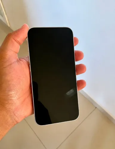iPhone 16e
