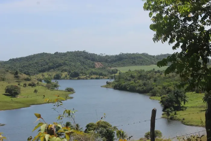 SÍTIO À VENDA EM MATA DE SÃO JOÃO  BEIRA DA BARRAGEM SANTA HELENA