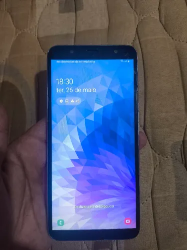 Samsung J8