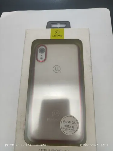 Capinha iPhone XR transparente com bordas vermelhas