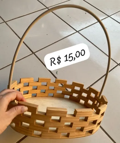 Cesta de madeira