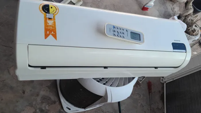 Ar condicionado Midea inverter 9 mil Btus com instalação incluso