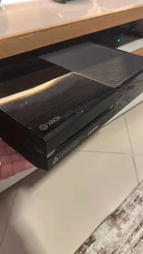 Xbox One + 22 jogos e 01 controle